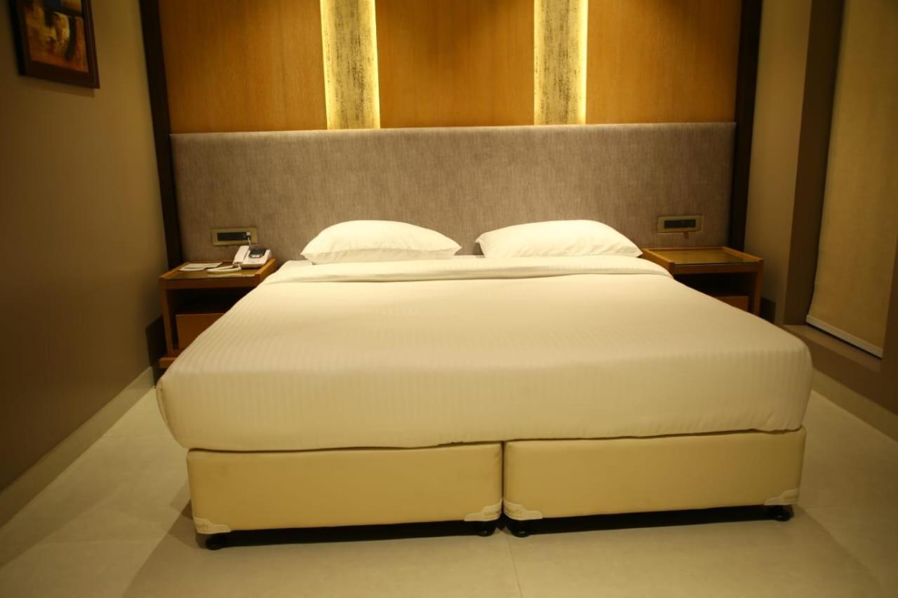 Hotel Rajmahal ムラーダーバード エクステリア 写真