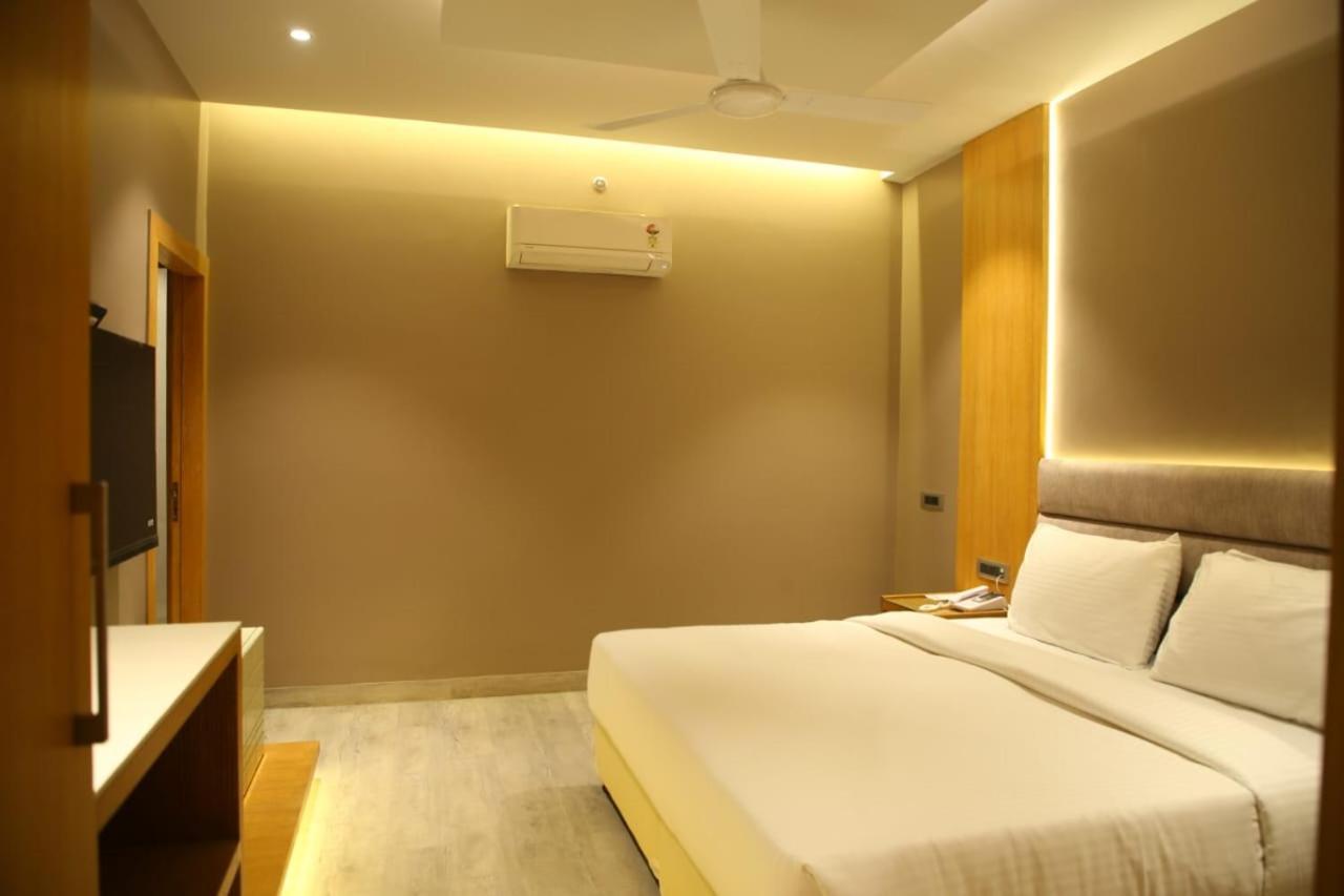 Hotel Rajmahal ムラーダーバード エクステリア 写真