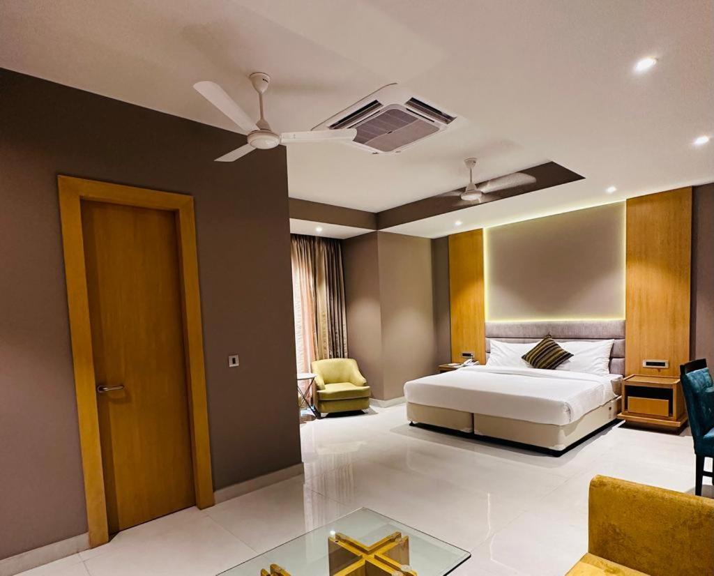 Hotel Rajmahal ムラーダーバード エクステリア 写真